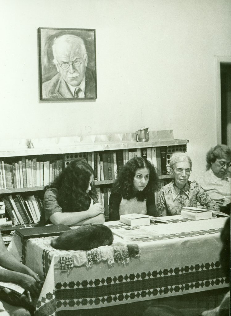 Nise da Silveira participando do grupo de estudos C. G. Jung